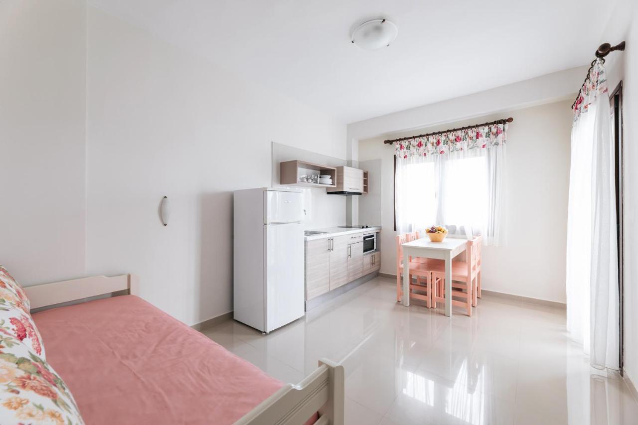 Theoxenia Apartments Ormos Panagias Exterior photo