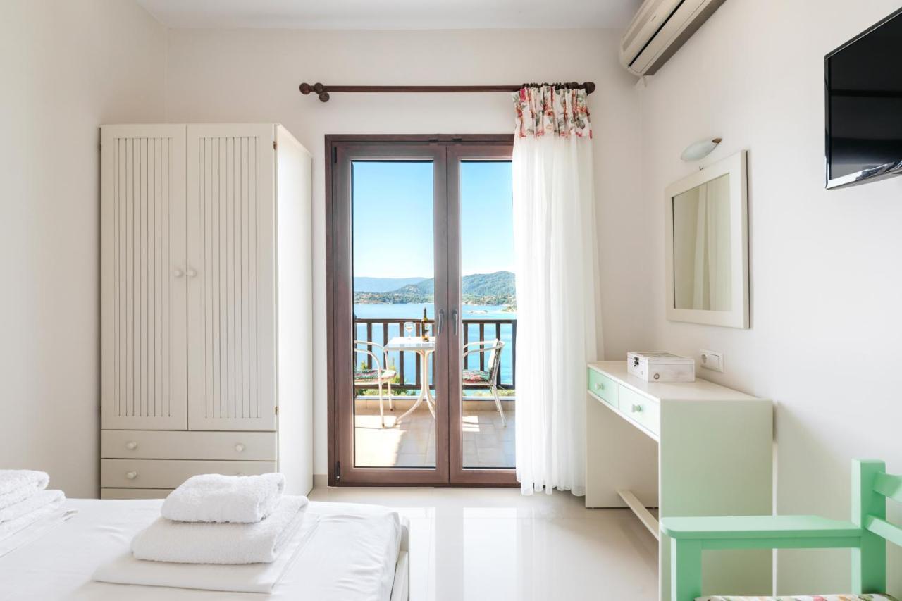 Theoxenia Apartments Ormos Panagias Exterior photo